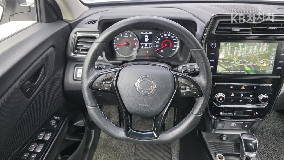 КейДжи Мобилити Very New (фацелит/обновяване) ТиволиБензин V3 2WD Стандартен - 14