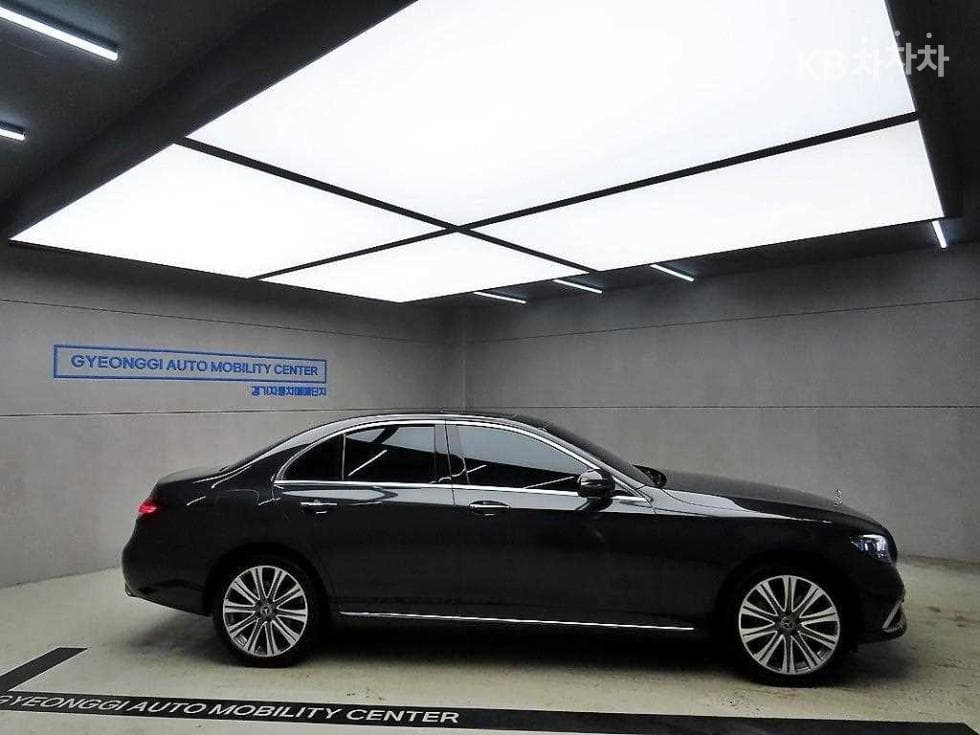 Mercedes-Benz E-Клас (W213)E350 4MATIC Avantgarde - 2