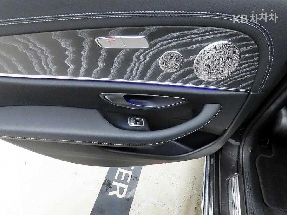 Mercedes-Benz E-Клас (W213)E350 4MATIC Avantgarde - 12