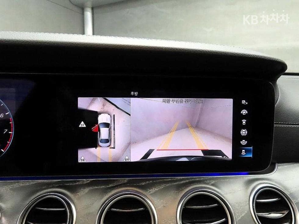 Mercedes-Benz E-Клас (W213)E350 4MATIC Avantgarde - 16