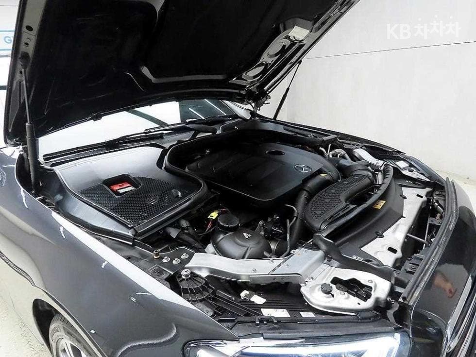 Mercedes-Benz E-Клас (W213)E350 4MATIC Avantgarde - 19