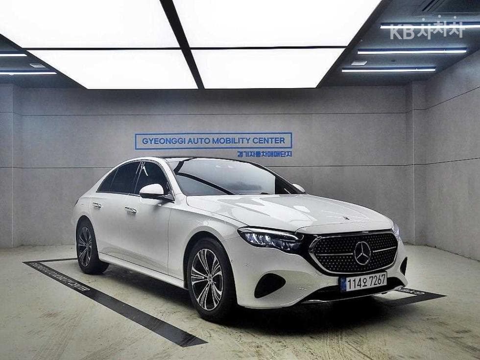 Mercedes-Benz E-클래스 (W214) E200 Avantgrade - Image 1