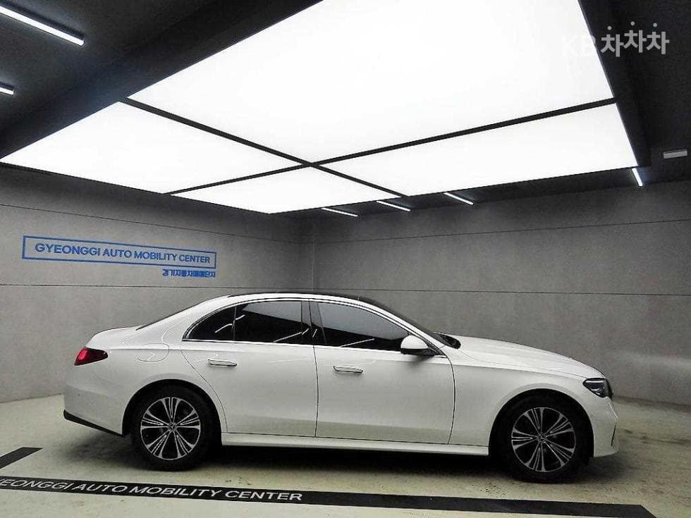 Mercedes-Benz E-클래스 (W214)E200 Avantgrade - 2