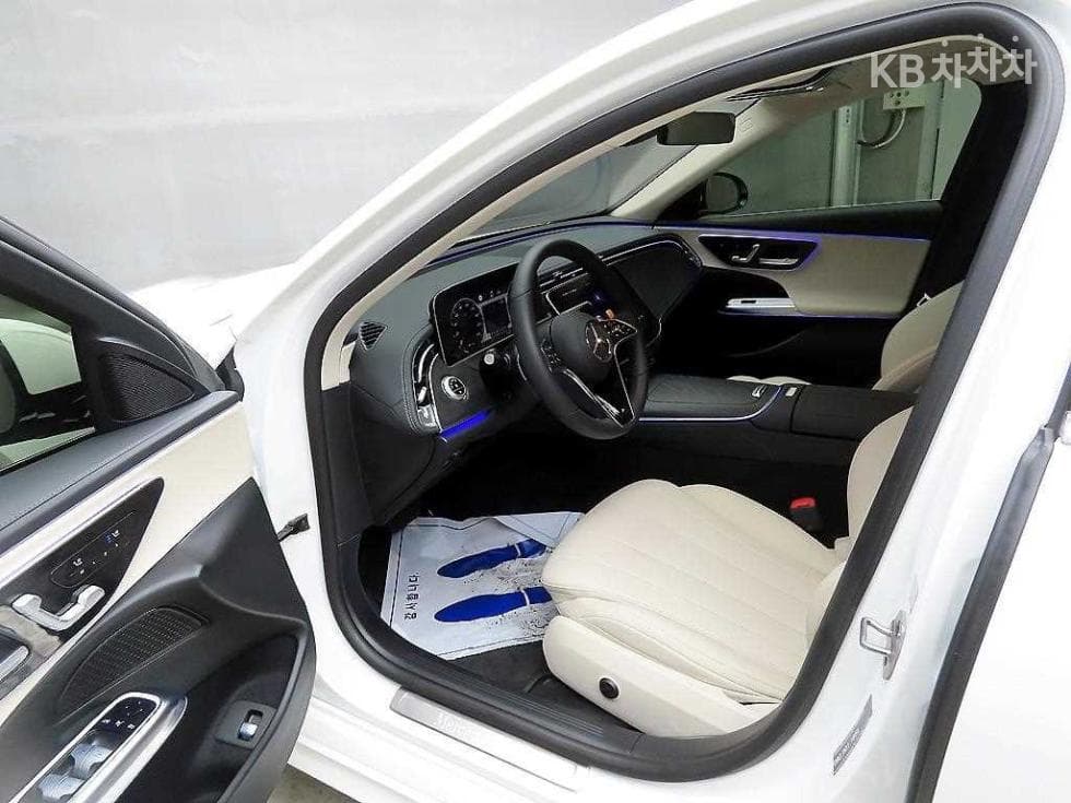 Mercedes-Benz E-클래스 (W214)E200 Avantgrade - 5