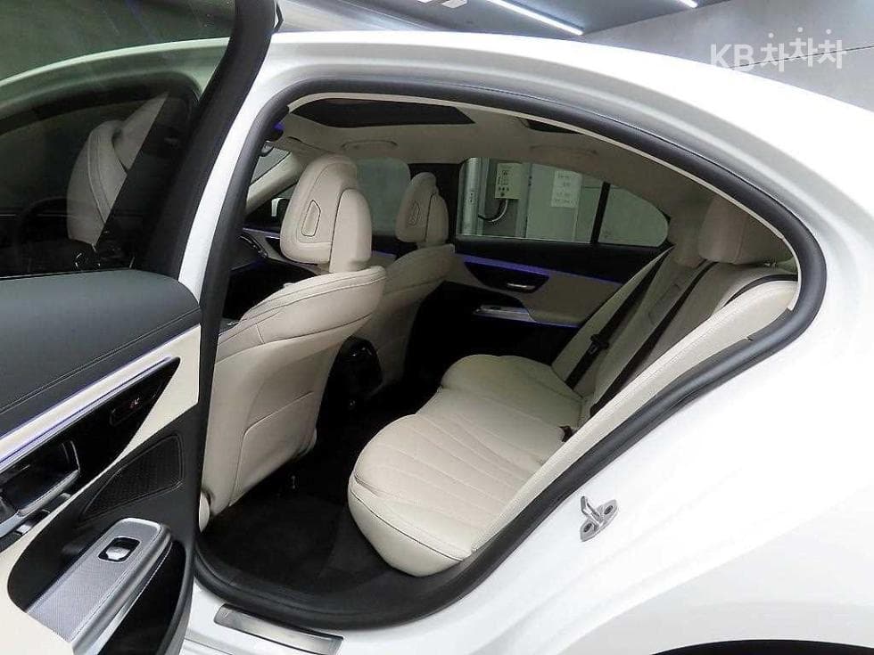 Mercedes-Benz E-클래스 (W214)E200 Avantgrade - 6