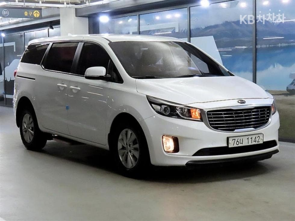 Киа All New Канивал 6Местен승 2.2 Дизел 휠체어 리프트 - Image 1