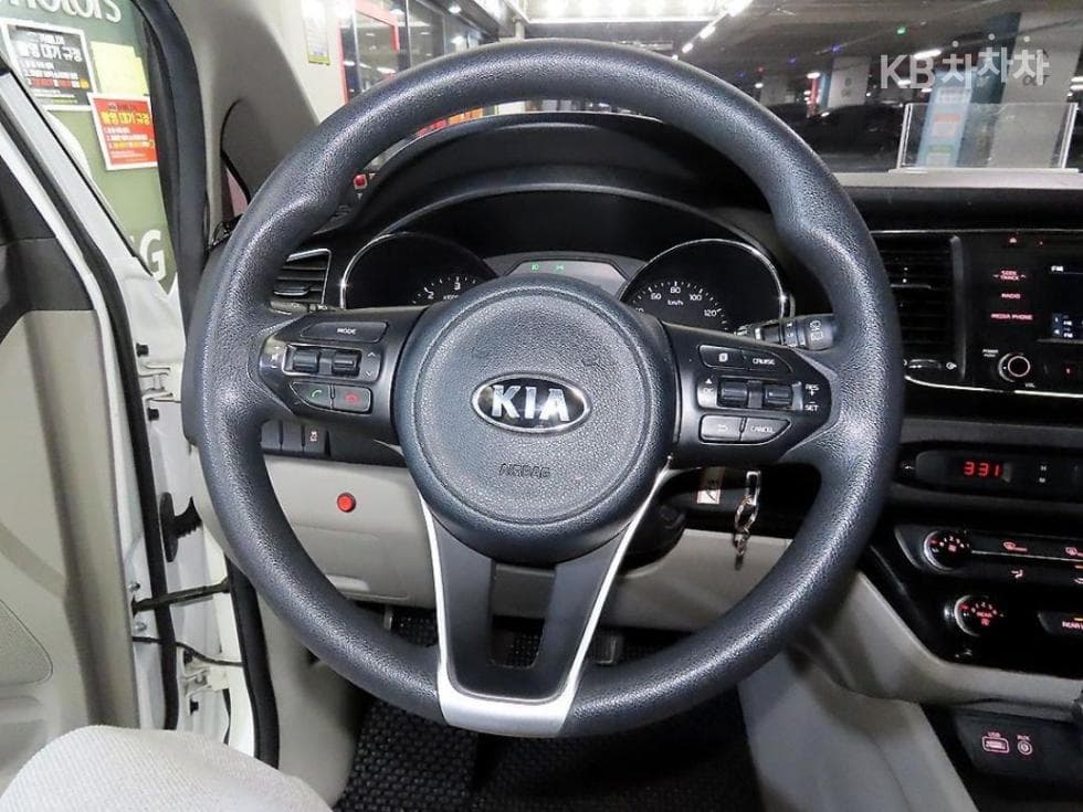 Киа All New Канивал6Местен승 2.2 Дизел 휠체어 리프트 - 7