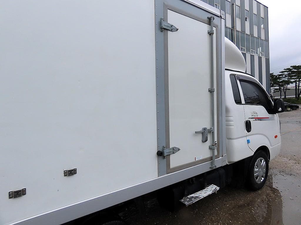 Киа The New (фейслифт) Бонго 3 (лек)Box Truck 1 тон Plus형 Королевска кабина Удължено междуосие L - 5