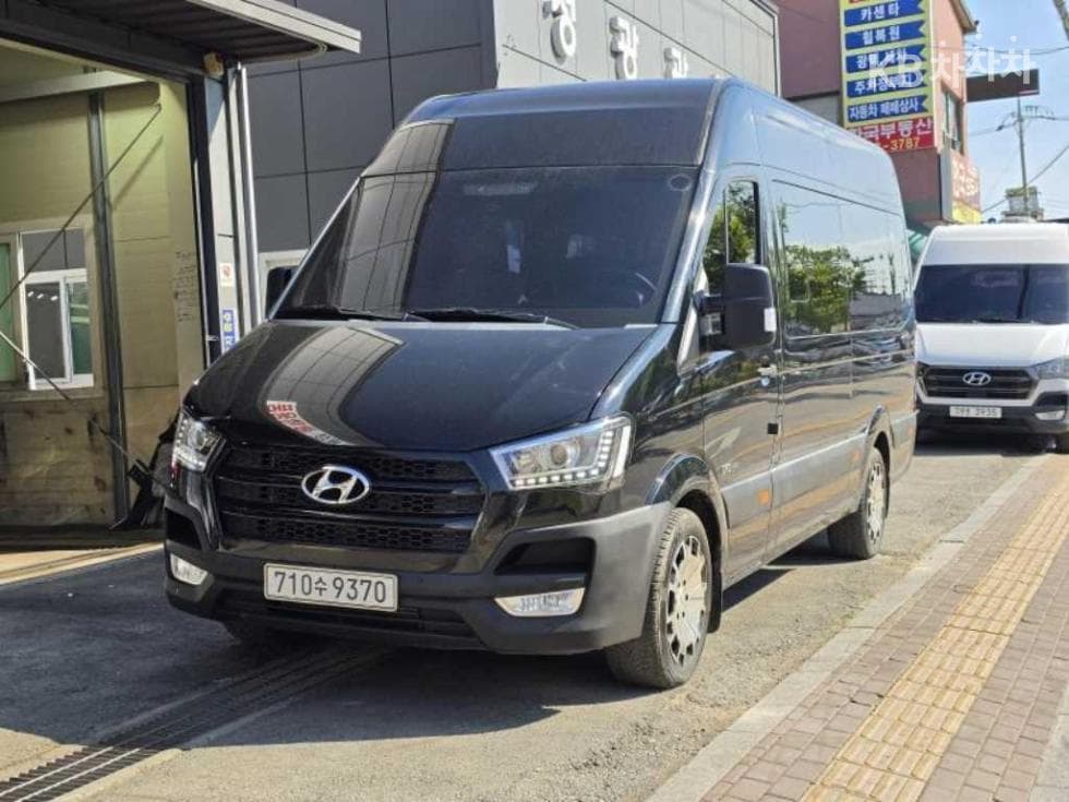 Хюндай Солати (Микробус) 2.5 Дизел 15-местен Лукс - Image 1