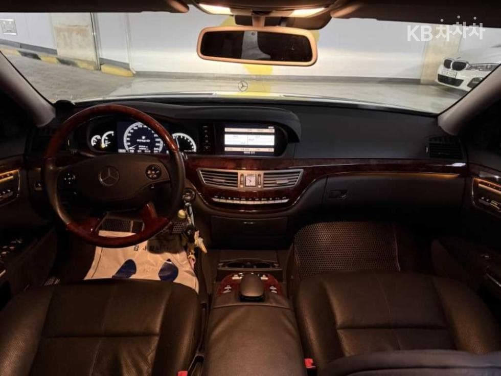 Mercedes-Benz Нов S-КласS550 W221 - 8