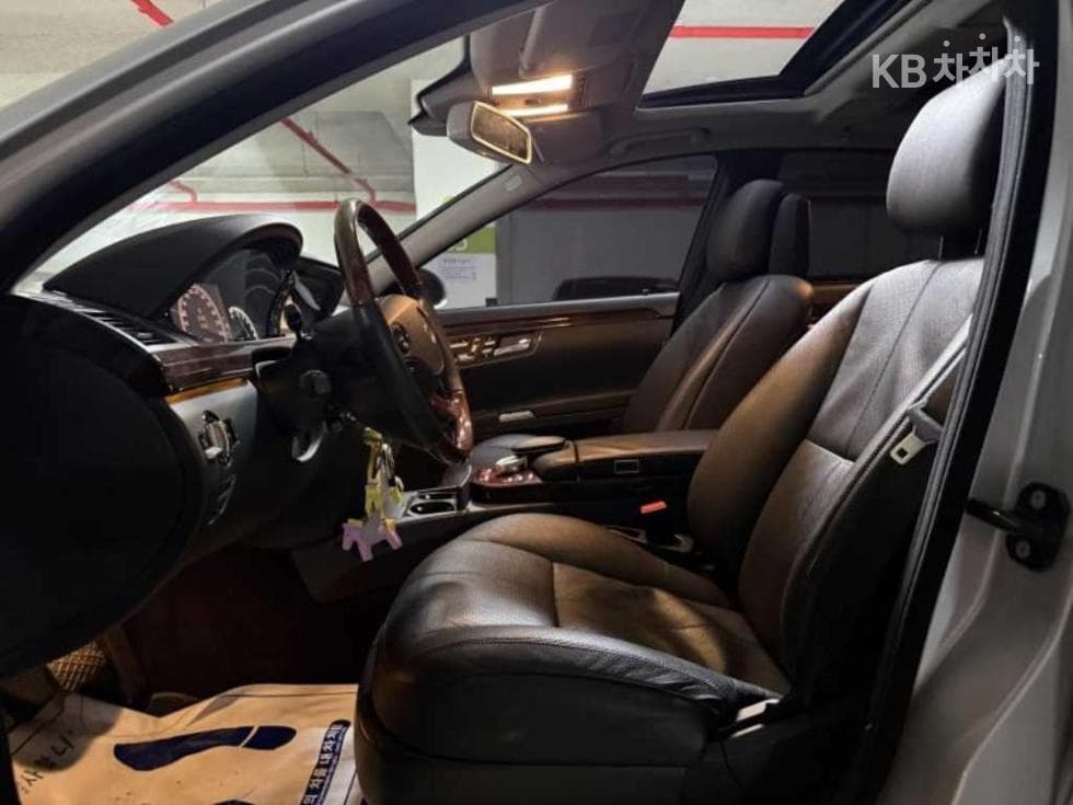 Mercedes-Benz Нов S-КласS550 W221 - 9