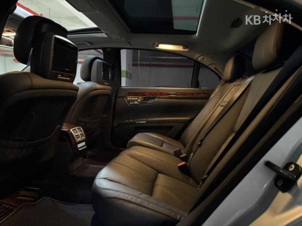 Mercedes-Benz Нов S-КласS550 W221 - 10