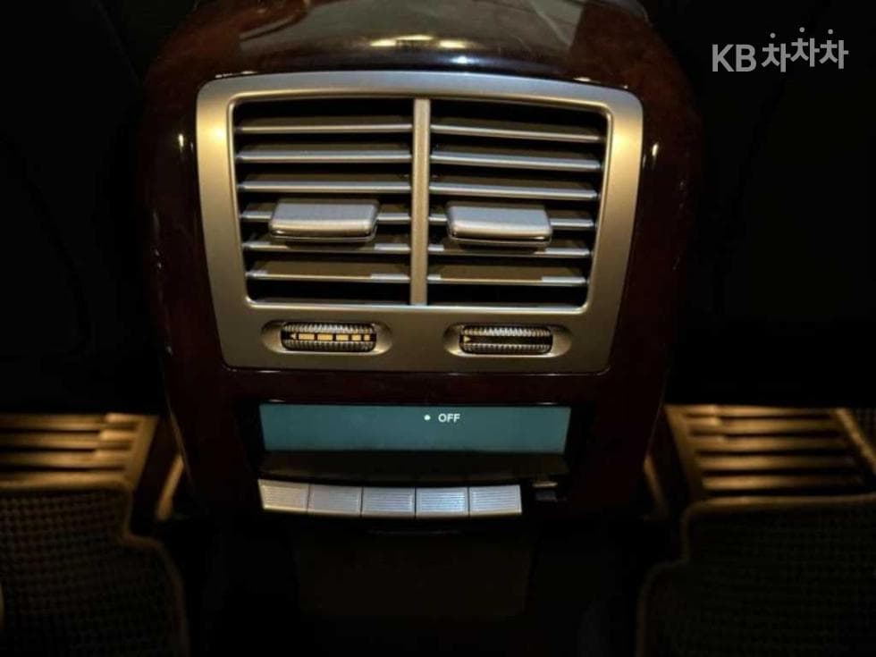Mercedes-Benz Нов S-КласS550 W221 - 17