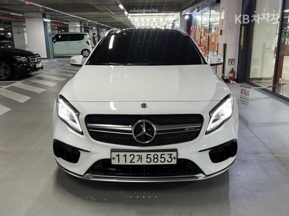Mercedes-Benz GLA X156 GLA45 AMG 4매틱 - Image 1