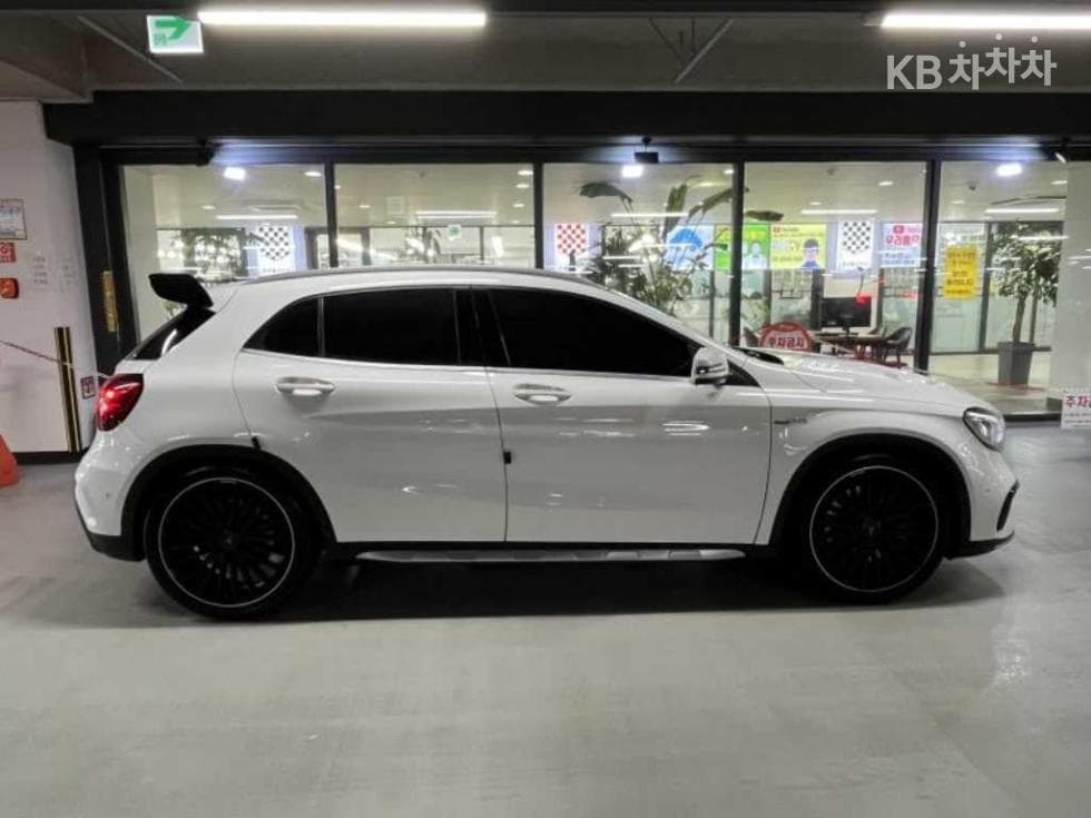 Mercedes-Benz GLA X156GLA45 AMG 4매틱 - 3