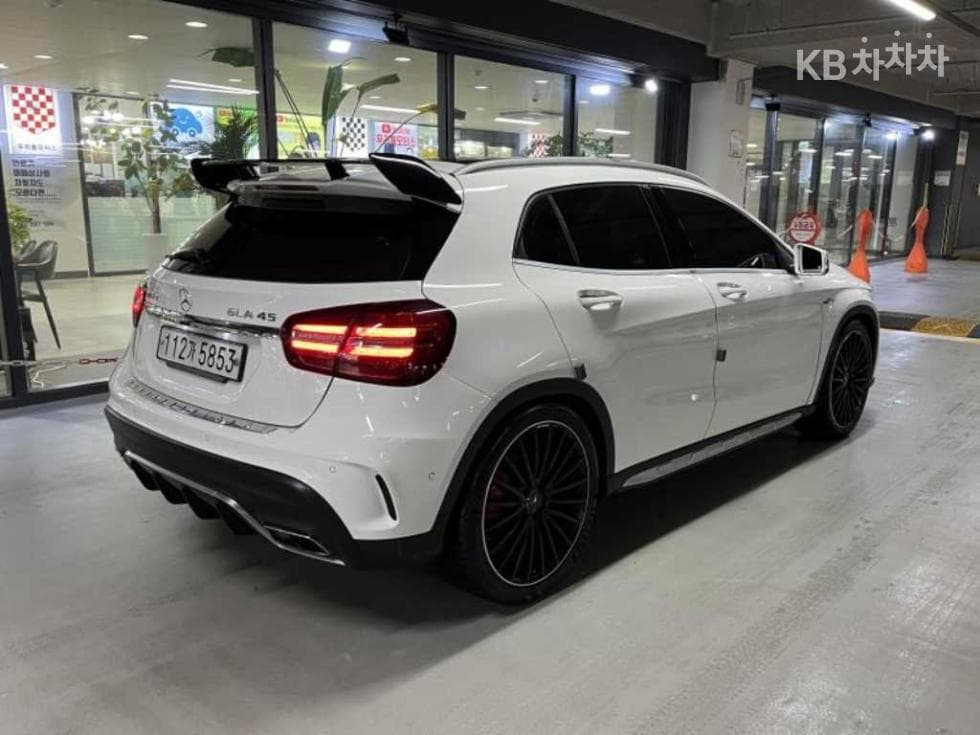 Mercedes-Benz GLA X156GLA45 AMG 4매틱 - 4