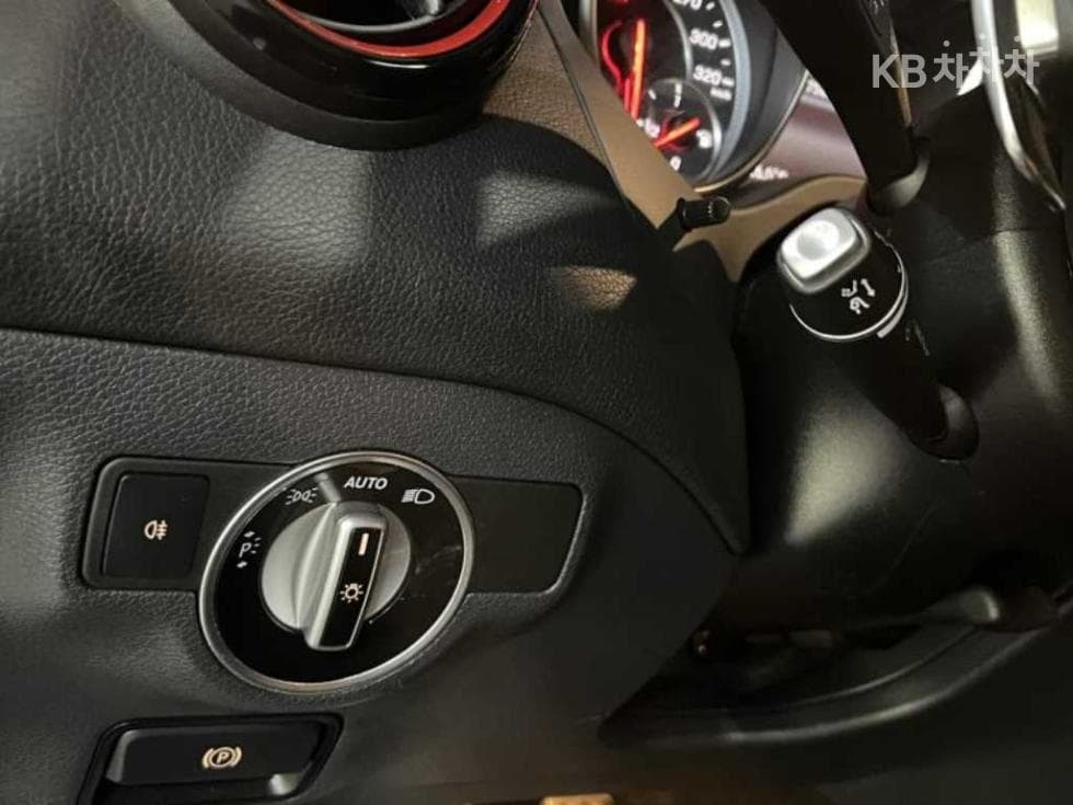 Mercedes-Benz GLA X156GLA45 AMG 4매틱 - 17
