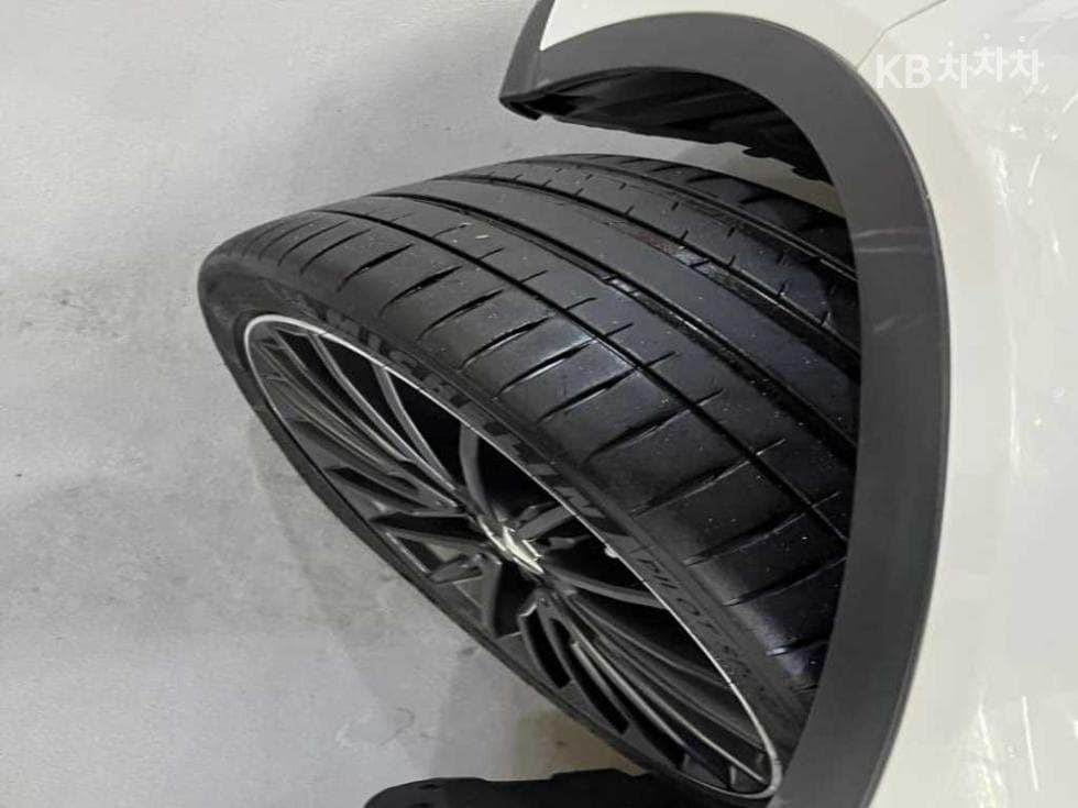Mercedes-Benz GLA X156GLA45 AMG 4매틱 - 19