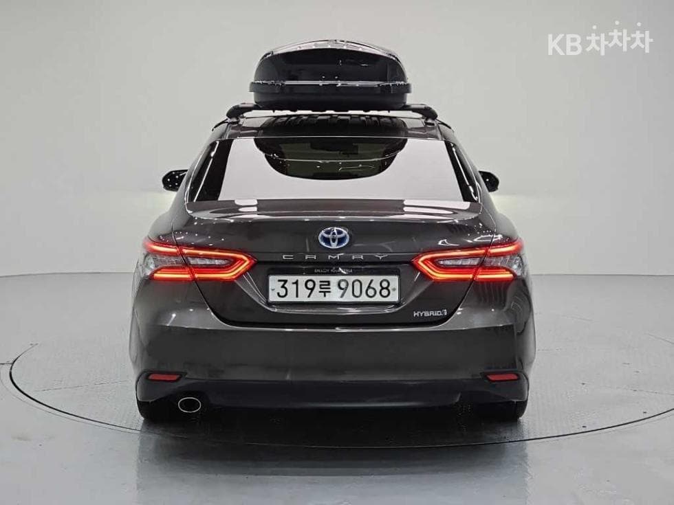 Toyota Camry XV702.5L хибрид XLE - 3