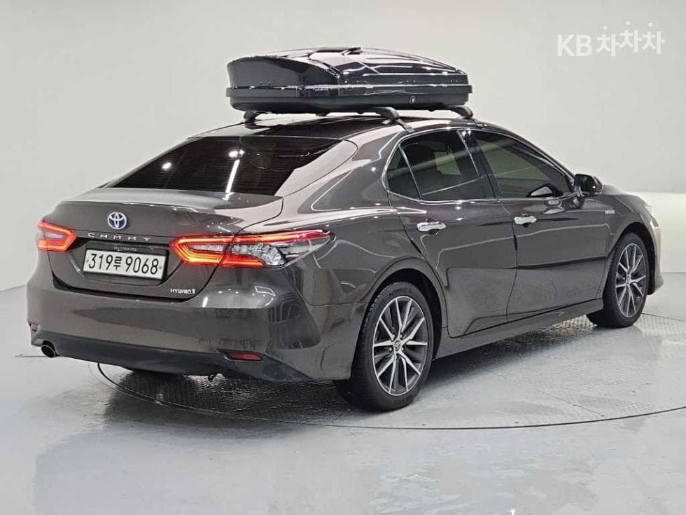 Toyota Camry XV702.5L хибрид XLE - 4