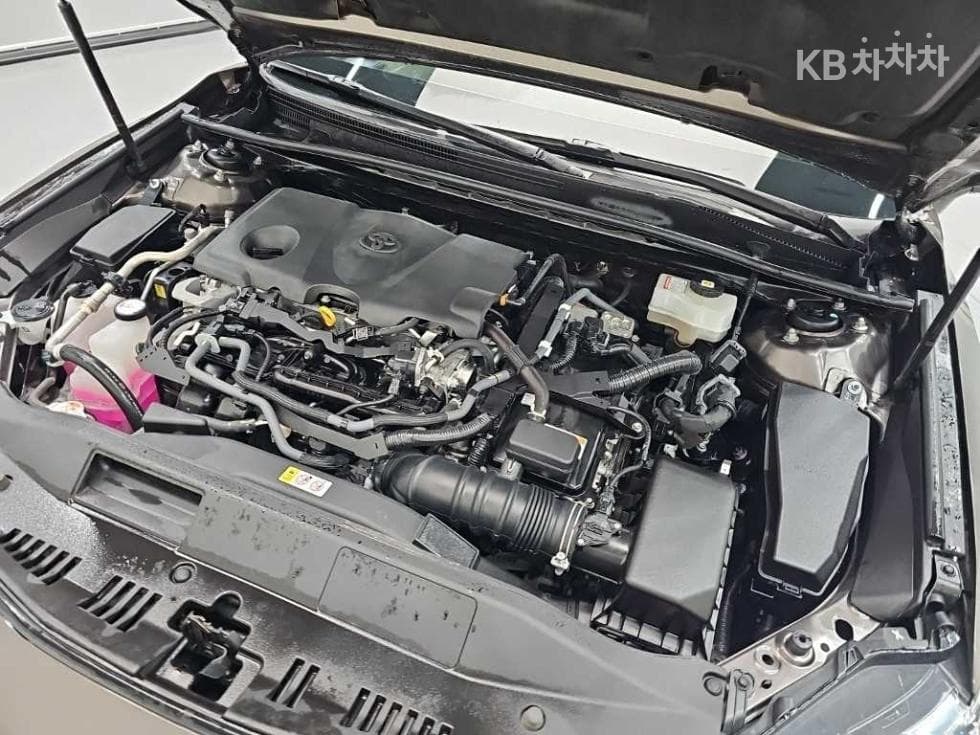 Toyota Camry XV702.5L хибрид XLE - 5