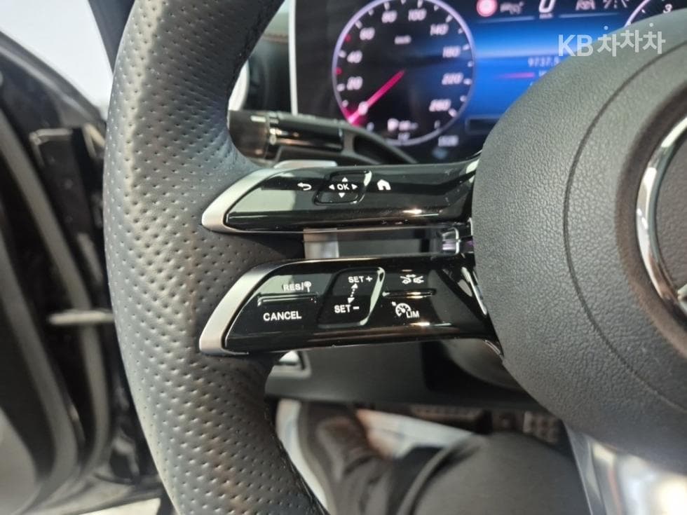 Mercedes-Benz The New (фейслифт) C-КласC300 e 4Matic AMG Line - 16