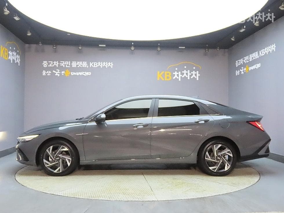 Hyundai The New (facelift) Avante (Elantra) (CN7)1.6 Gasoline Inspiration - 5
