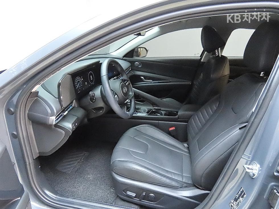 Hyundai The New (facelift) Avante (Elantra) (CN7)1.6 Gasoline Inspiration - 9