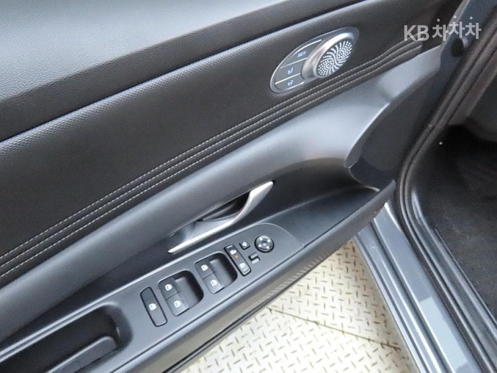 Hyundai The New (facelift) Avante (Elantra) (CN7)1.6 Gasoline Inspiration - 12
