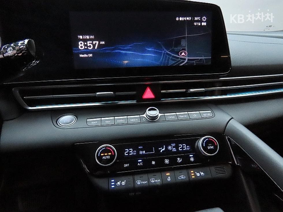 Hyundai The New (facelift) Avante (Elantra) (CN7)1.6 Gasoline Inspiration - 16
