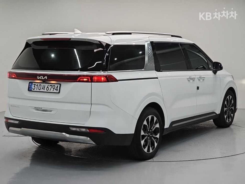 Kia Carnival 4th generationD2.2 7-seater (Limousine) Signature - 4