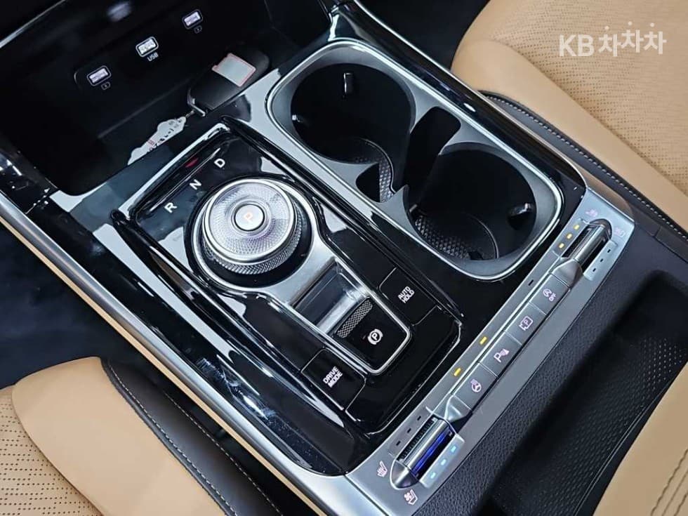 Kia Carnival 4th generationD2.2 7-seater (Limousine) Signature - 8