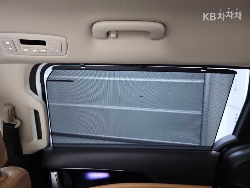 Kia Carnival 4th generationD2.2 7-seater (Limousine) Signature - 14