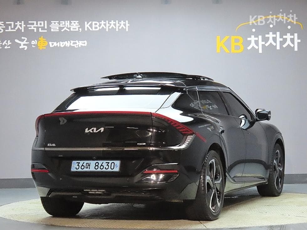 Kia EV6롱 레Seater지 4WD GT-Line - 2