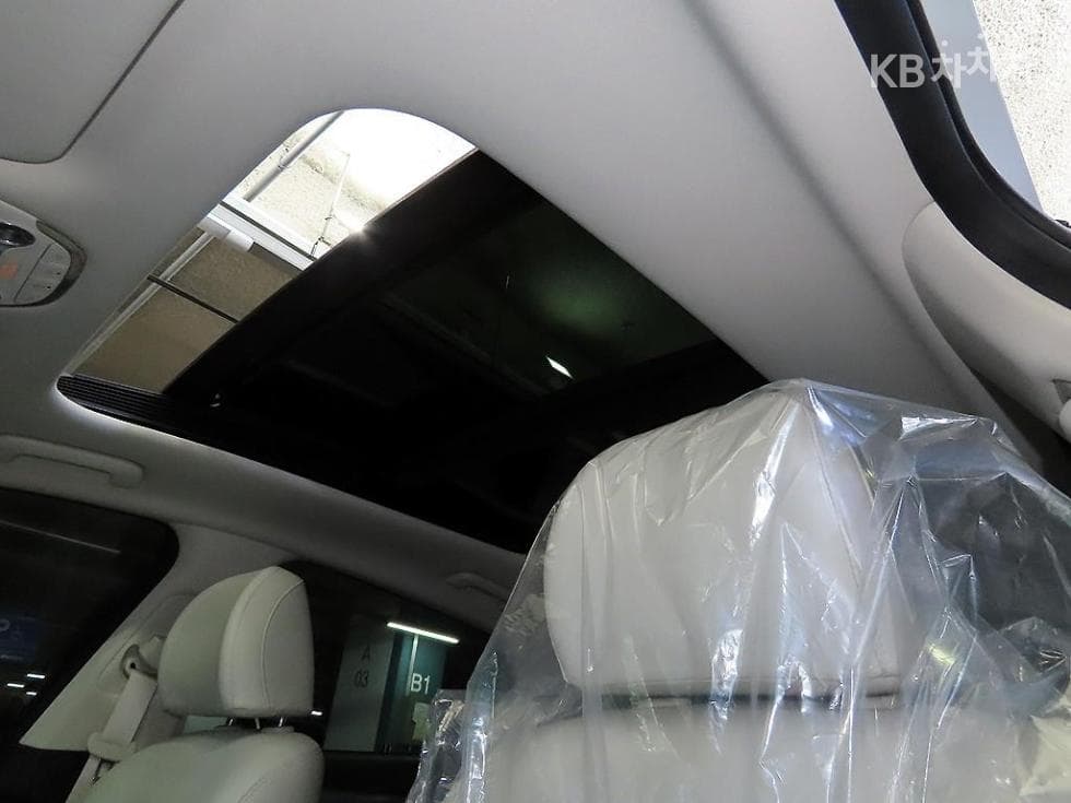 Хюндай The New (фейслифт) Grandeur (Azera) Хибрид2.4 Le Blanc - 15