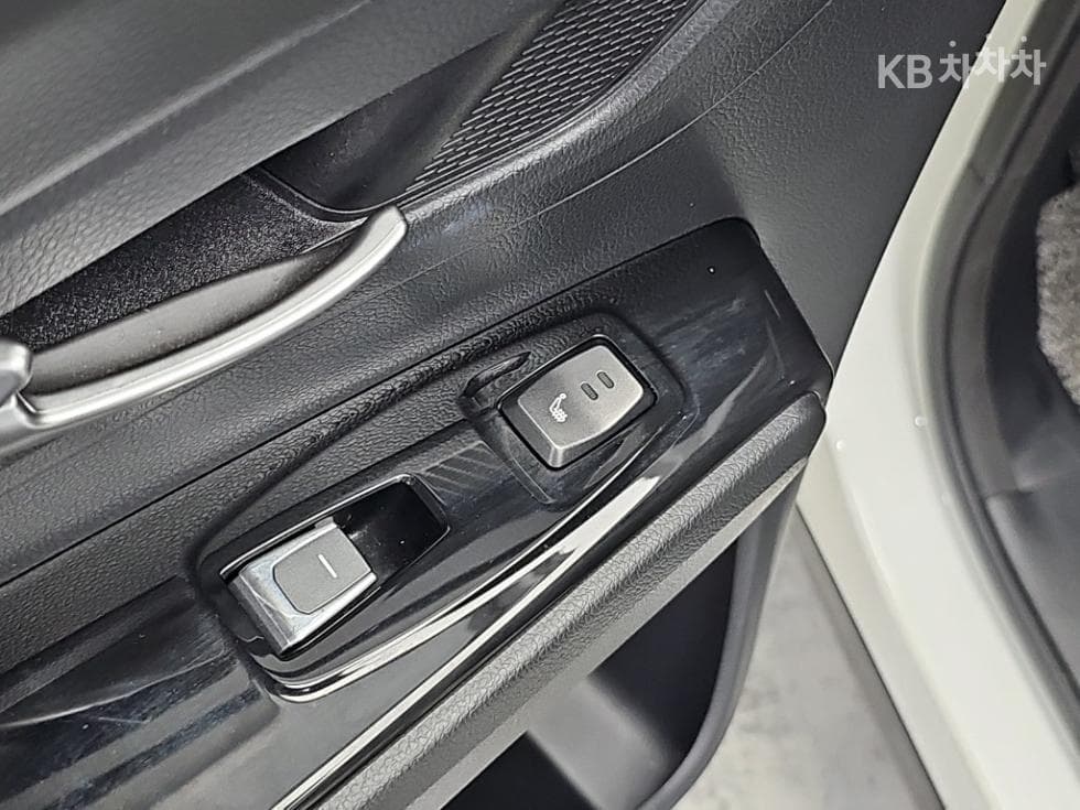 КейДжи Мобилити 뷰티플 코란도1.5 GDi Turbo 2WD C5 Plus - 13