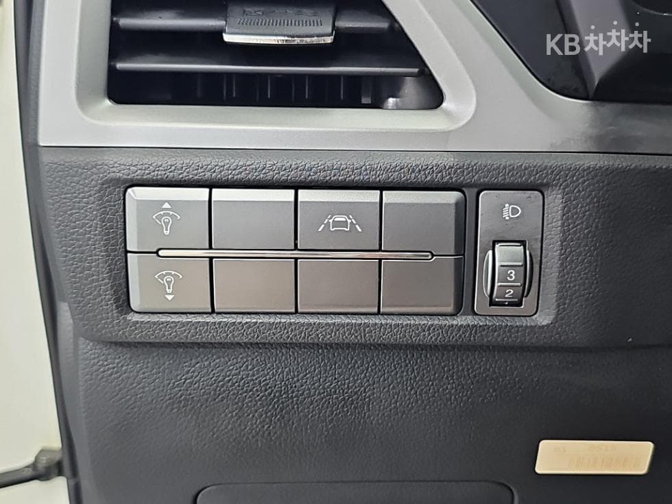 КейДжи Мобилити 뷰티플 코란도1.5 GDi Turbo 2WD C5 Plus - 19