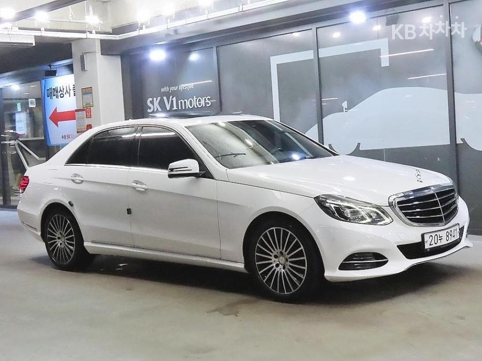 Mercedes-Benz Нов E-Клас E300 엘레강스 W212(09~13) - Image 1