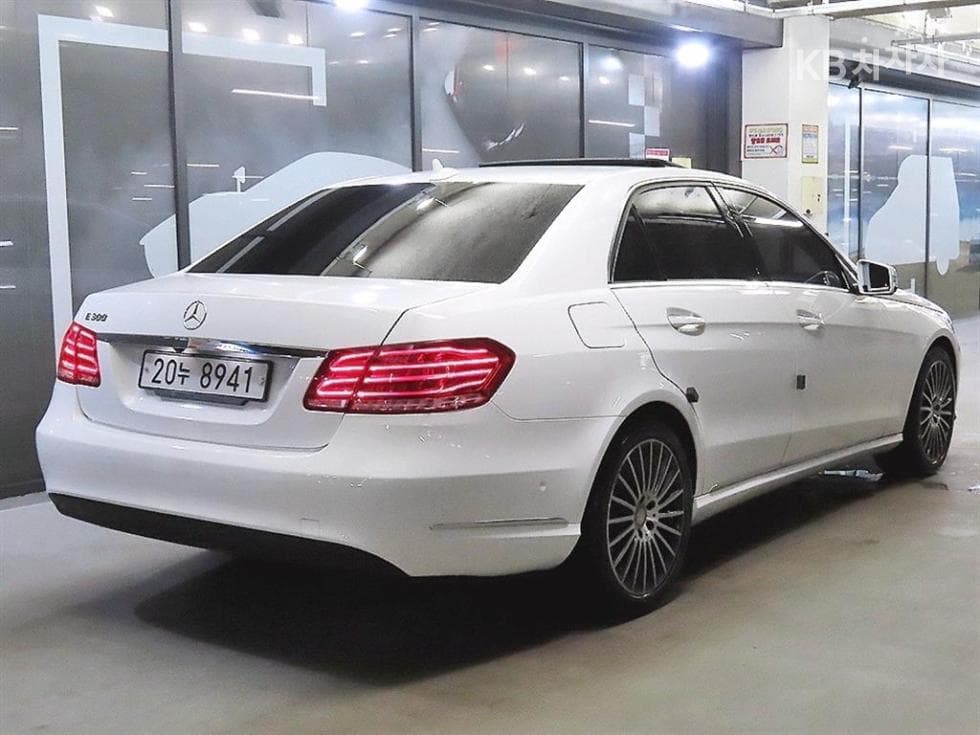Mercedes-Benz Нов E-КласE300 엘레강스 W212 - 4