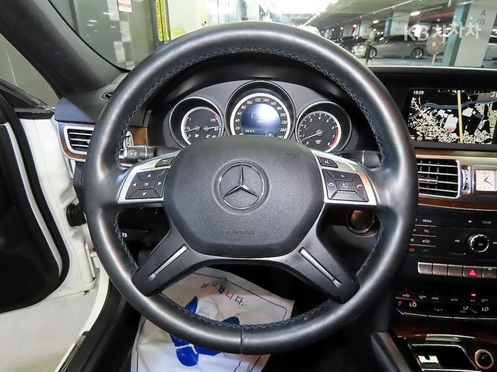 Mercedes-Benz Нов E-КласE300 엘레강스 W212 - 8