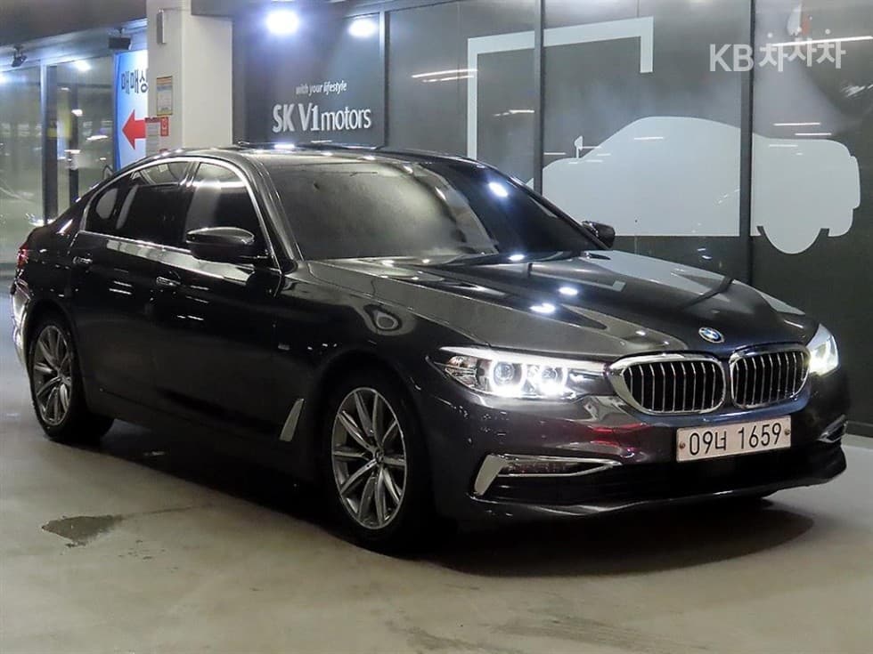 BMW 올Нов5 Серия (G30) 520i Luxury - Image 1
