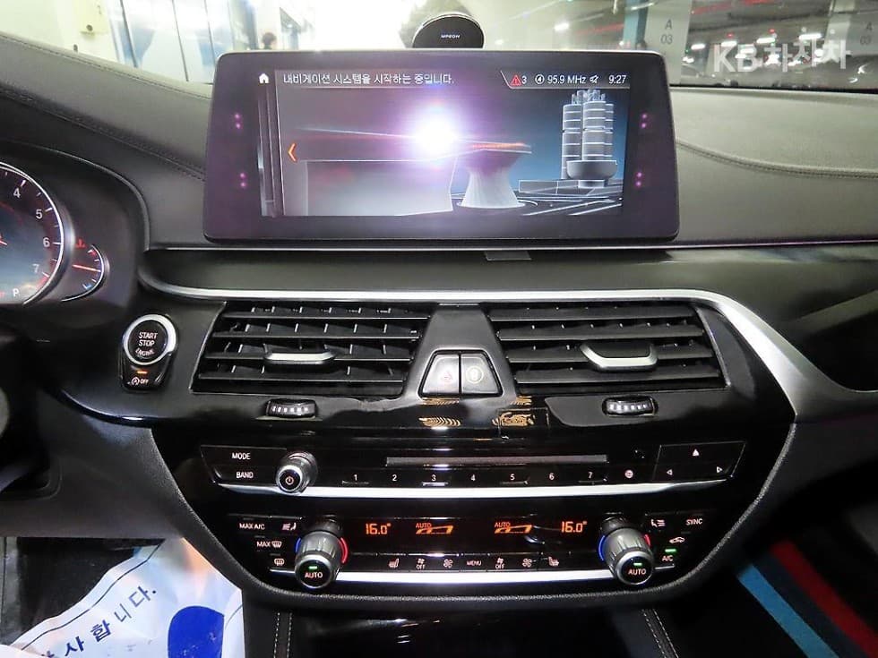 BMW 올Нов5 Серия (G30)520i Luxury - 11