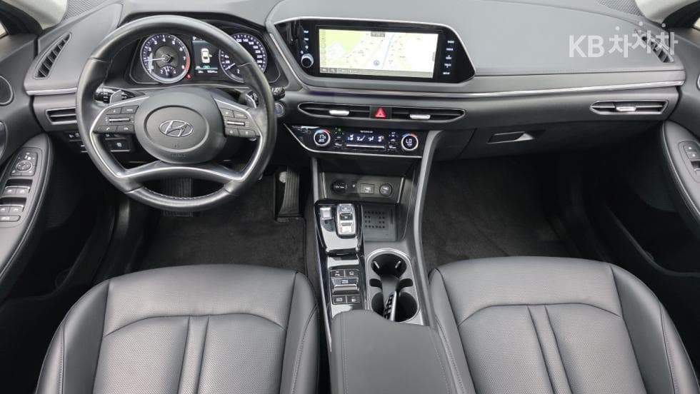 Хюндай Соната (DN8)2.0 Premium Plus - 19