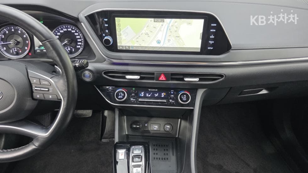Хюндай Соната (DN8)2.0 Premium Plus - 20