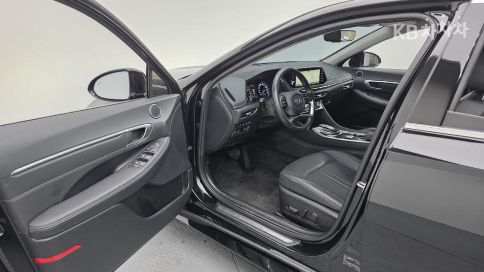 Хюндай Соната (DN8)2.0 Premium Plus - 24