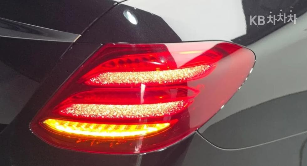 Mercedes-Benz E-Клас (W213)E200 Avantgarde - 7