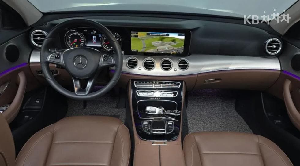 Mercedes-Benz E-Клас (W213)E200 Avantgarde - 9