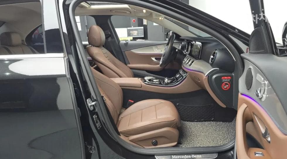 Mercedes-Benz E-Клас (W213)E200 Avantgarde - 13
