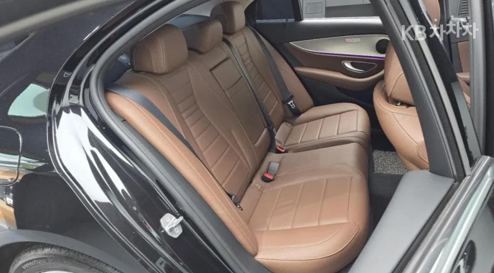 Mercedes-Benz E-Клас (W213)E200 Avantgarde - 14
