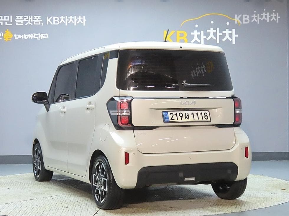 Kia The New (facelift) Kia Ray (van)1.0 Gasoline Signature - 4